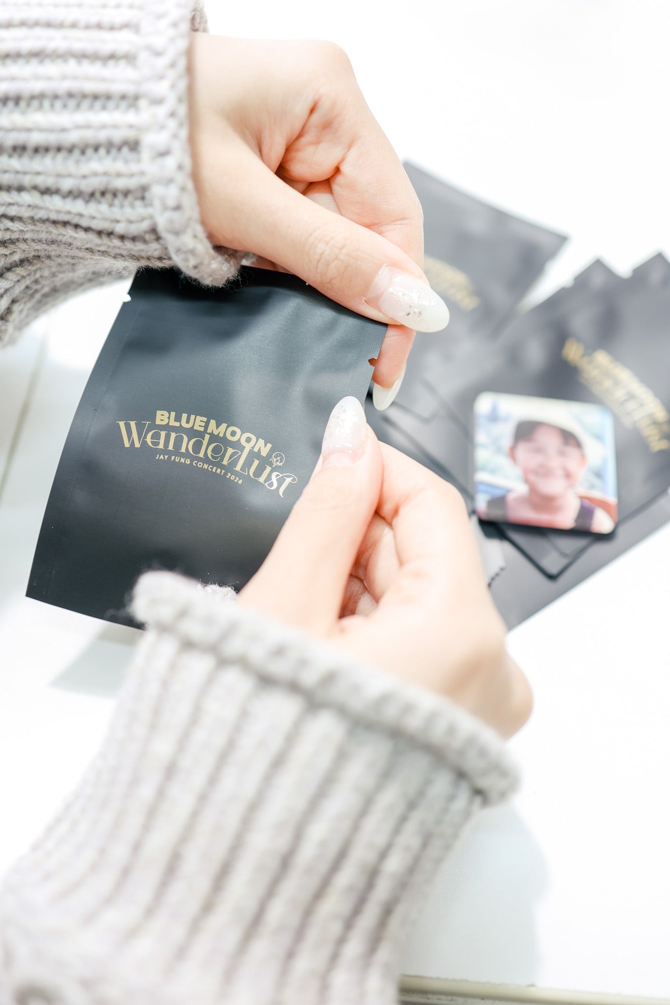 Bluemoon Wanderlust Blind Magnet